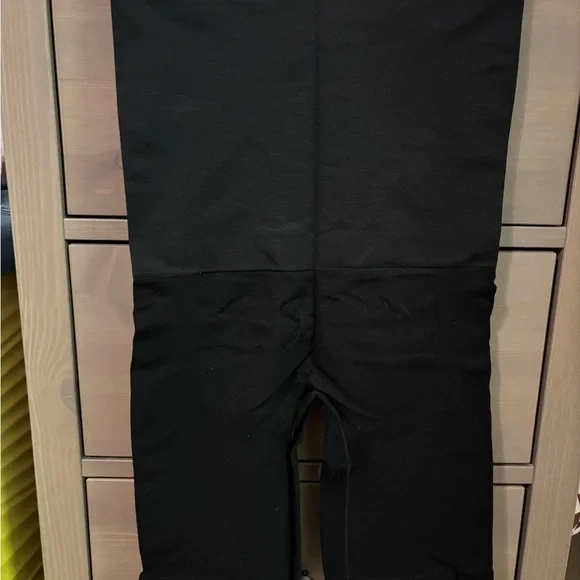 Empetua High-Waisted Shaper Shorts - Picture 3 of 6